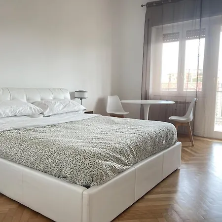 Edo's Rhome Апартаменты