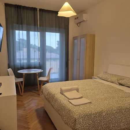 Apartment Edo's Rhome *