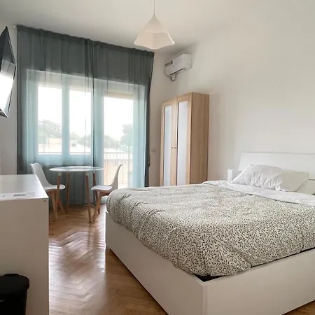 Edo's Rhome Apartament *